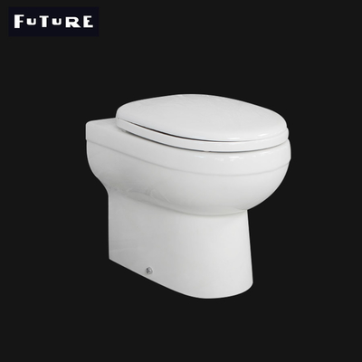 Spülung des Wirbelsturm-ISO9001 randlos zurück zu Wand-Toilette mit verborgener Zisterne